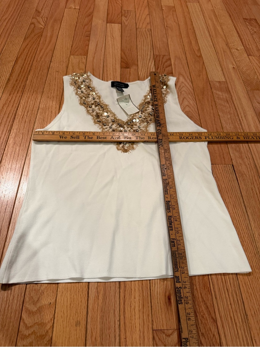 Michelle Antonelli Cream Embelisshed Sequin V-Neck Sleeveless Top - Picture 5 of 6